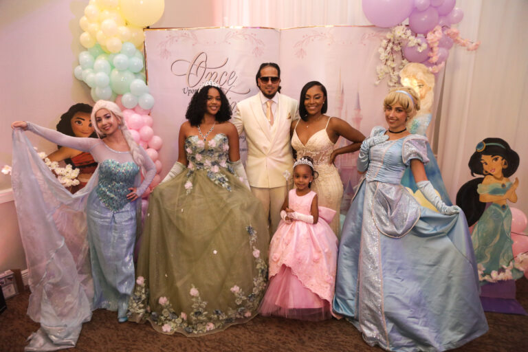 Family at a princess-themed birthday party, by Arte City Media